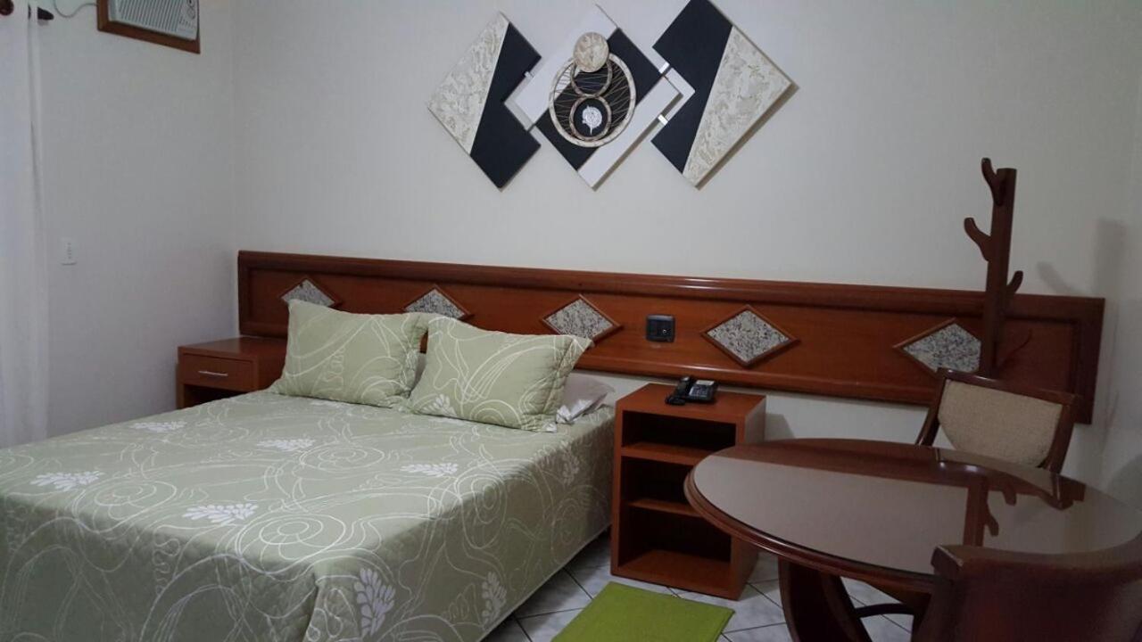 Hotel E Pousada Recanto Do Rio Pardo São José do Rio Pardo Chambre photo