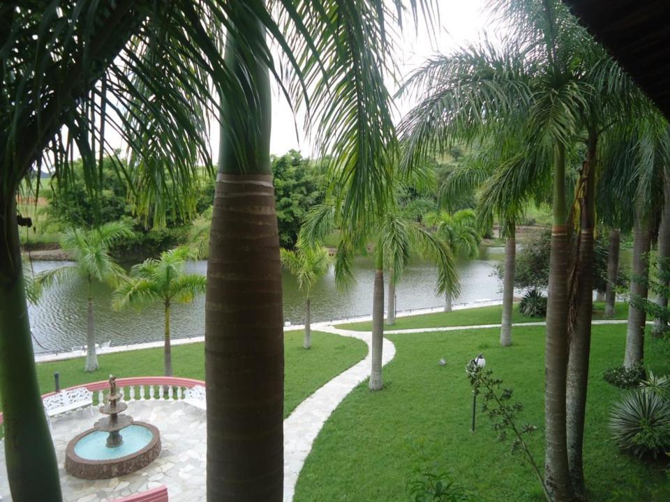 Hotel E Pousada Recanto Do Rio Pardo São José do Rio Pardo Chambre photo